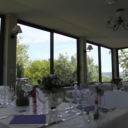 Hotel La Garenne De *